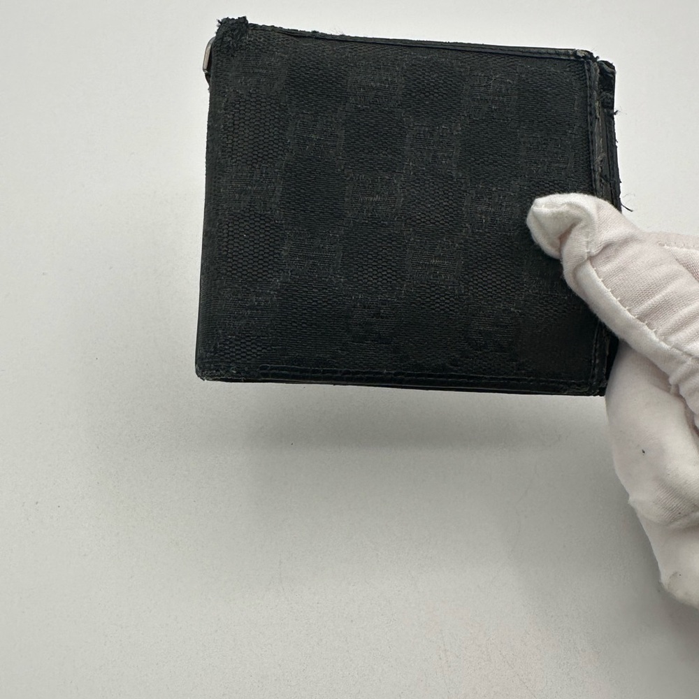 Gucci Bi Fold Wallet - Picture 5 of 15